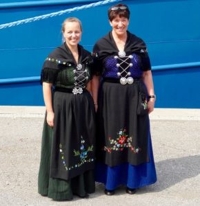 Nationaldragter_FlaskePosten_1_477x493