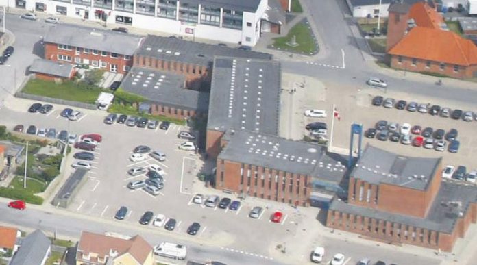 Hirtshals_Rådhus_Sælges_FlaskePosten_1_740x411