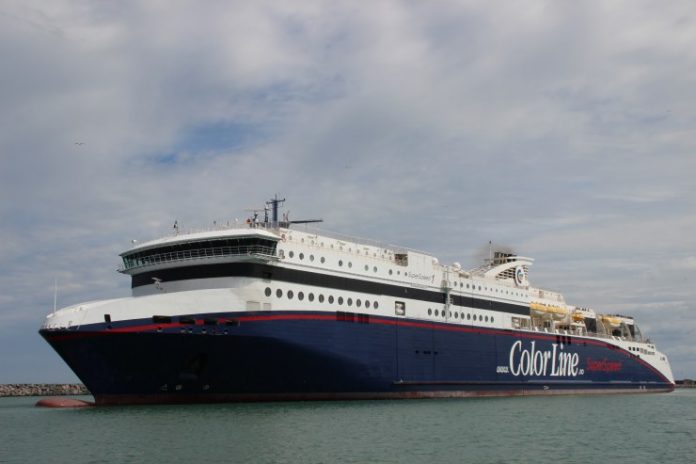 EuropavejE18_Color_Line_Hirtshals_Havn_FlaskePOsten_1