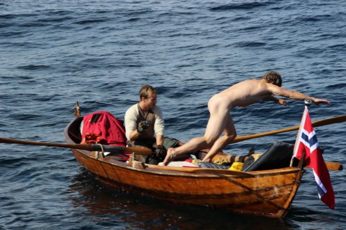 Nøgenbadning_Norge_Roere_Skagerrak_FlaskePosten_1_740x493