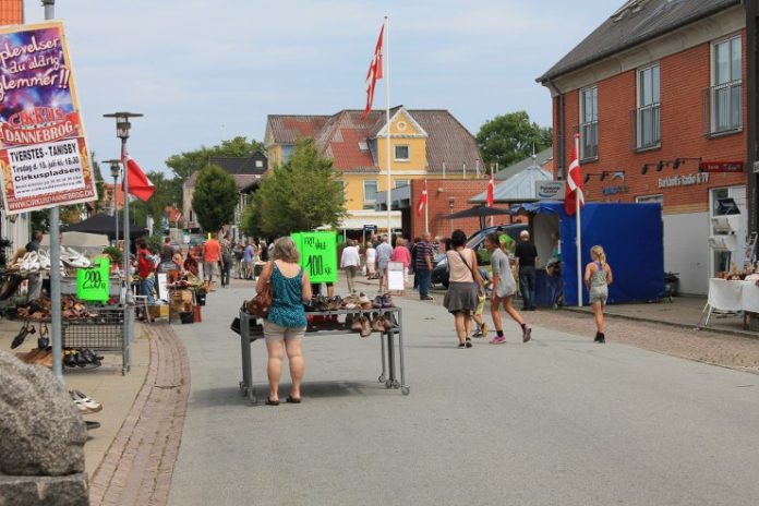 Torvemarkedbindslev_FlaskePosten3