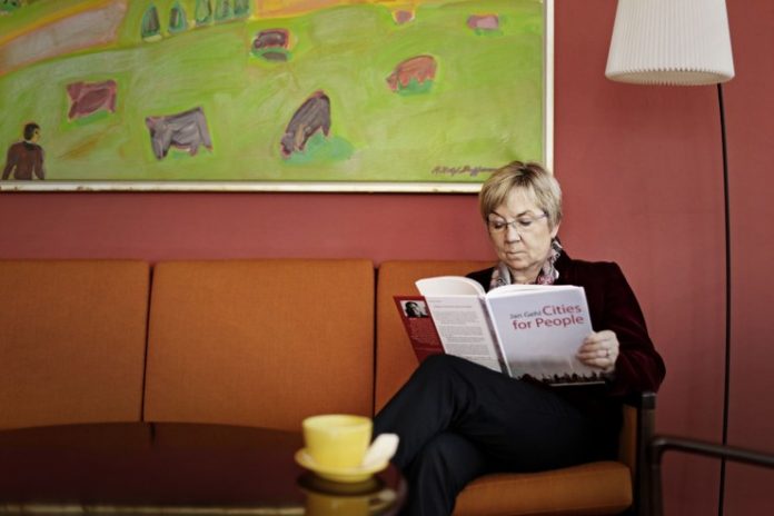 Kulturminister_Marianne_Jelved_Galleri_Tornby_Spild_FlaskePosten_1