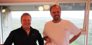 Vinderen af julefrokost udtrækkes på dette videoklip