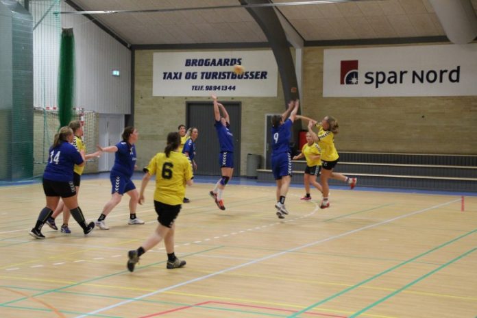 U12_Drenge_HH80_Brønderslev_Serie4Damer_HorneKFUM_FlaskePosten_12