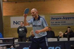 Istvan_Modovan_Vimnder_PingPong_FlaskePosten_1