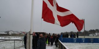 Standerhejsning for seniorer hos Hirtshals Boldklub