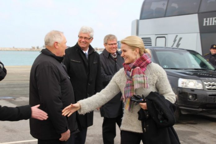 Statsministeren_Helle_Thorning__Hirtshals_Havn_Spadestik__FlaskePosten_16