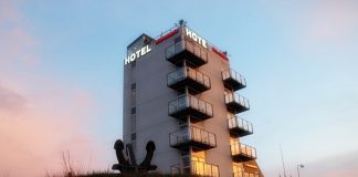 Diskotek SOS leverer Live On Twitch fra Hotel Hirtshals