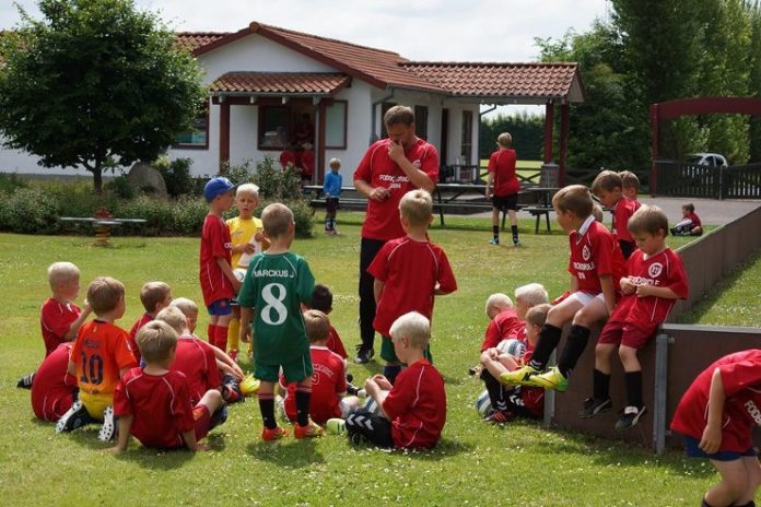 Fodboldskole_BTI_2015_FlaskePosten_1