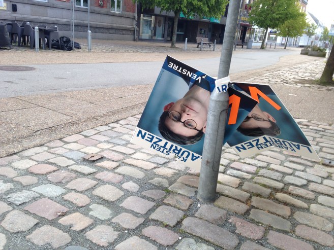 Hærværk_Karsten_Lauritzen_Valgplakater_FlaskePosten_1