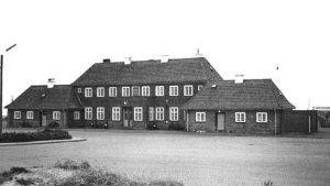 Iver_Espersen_Karl_Christian_Lunden_Hirtshals_Havns_Gl_Administrationsbygning_FlaskePosten_3