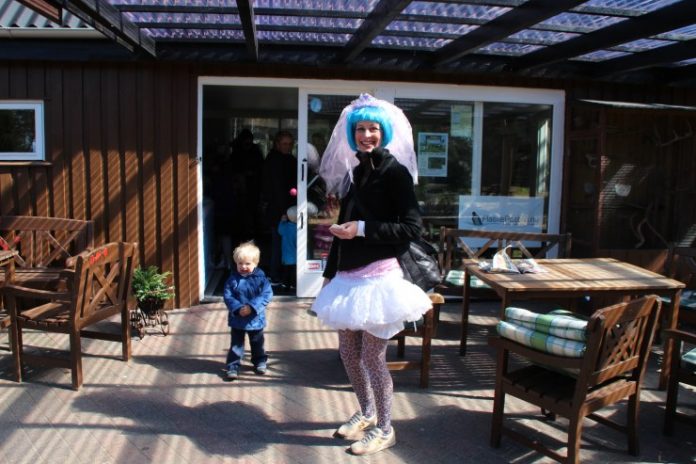Rådyrpølser_Polterabend_Tvillingekonfirmation_FlaskePosten_1