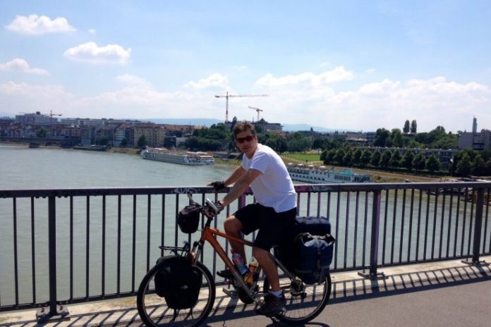 Jose_Basel_Sindal_B75_FlaskePosten_1