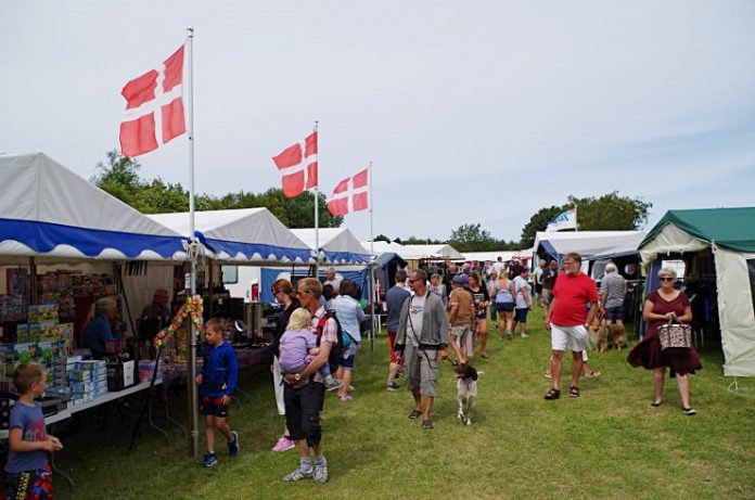 Tversted_Marked_Ånbning_FlaskePosten_4