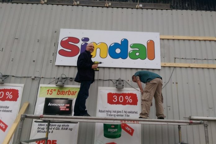 Colorama_Sindal_Farver_Tommy_Høj_FlaskePosten_1_740x493