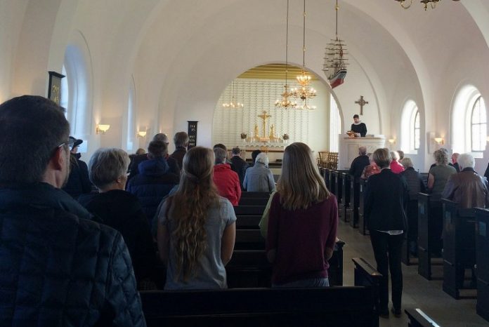 Gudstjeneste_Aksel_Toft_Hirtshals_Kirke_FlaskePosten_1