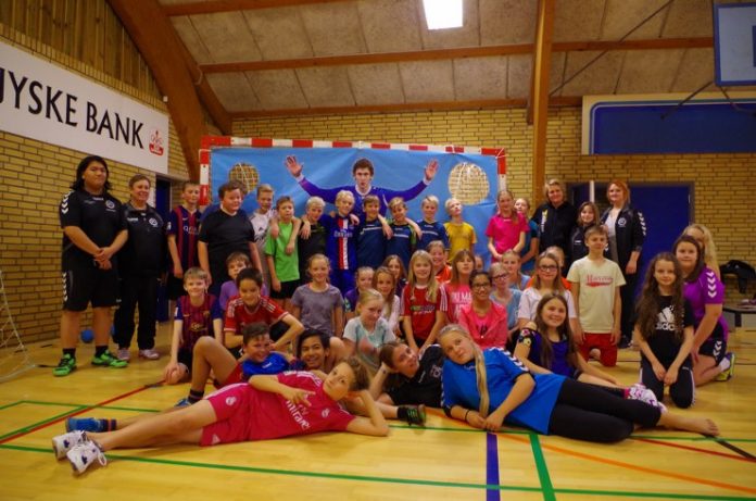 Håndboldskole_Rikke_Nielsen_FlaskePosten_1