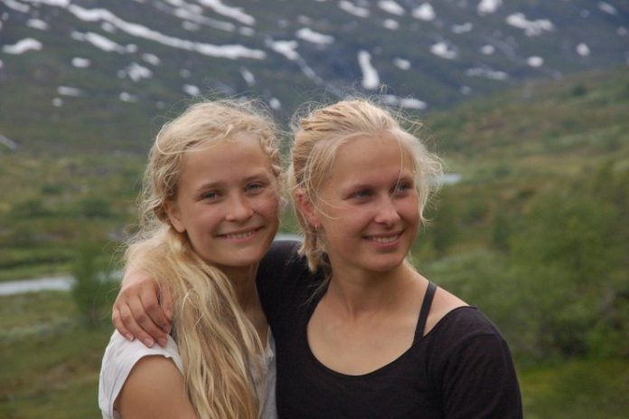 Søstre_X_Factor_FlaskePosten_2_740x492