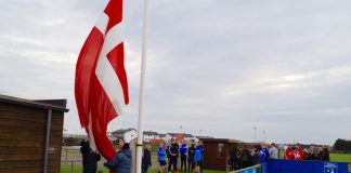 Sidste standerhejsning i ungdomsafdelingen hos Team Horne/Hirtshals