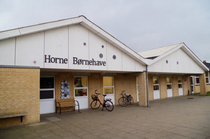 Horne_Vuggestue_FlaskePosten_1