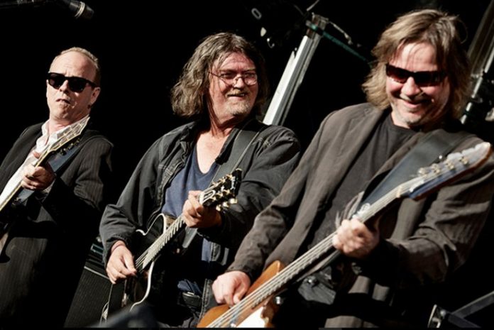 Johnny_Madsen_HMF_FlaskePosten_1_738x493