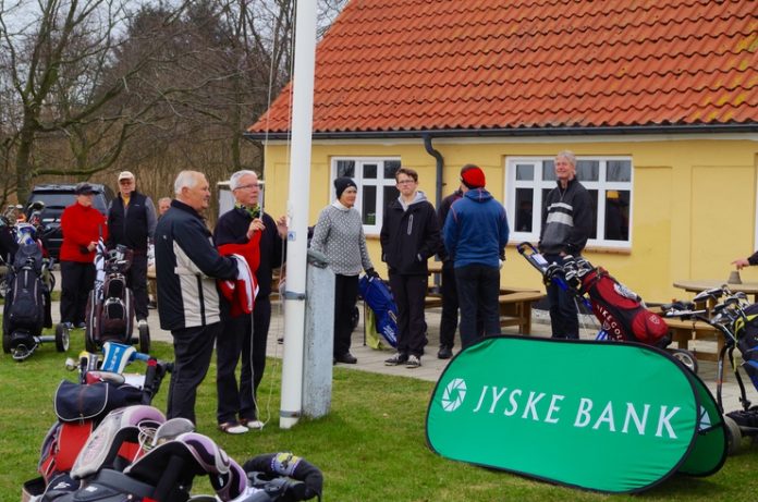 Jyske_Bank_Hirtshals_Golfklub_Standerhejsning_FlaskePosten_1