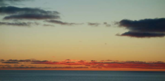 Oplysninger efterlyses om et ældre propelfly over lokalområdet