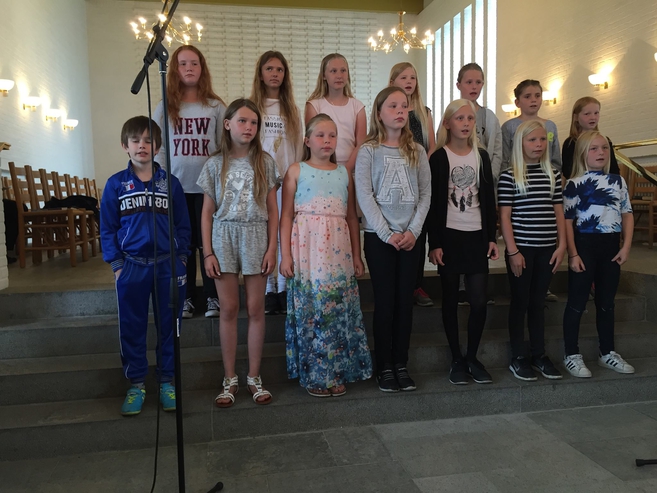 Hirtshals_Kirke_Juniorkor_FlaskePosten_1
