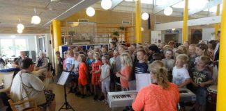 Horne Skoles frivillige kor på plejehjemsturné i Hirtshals