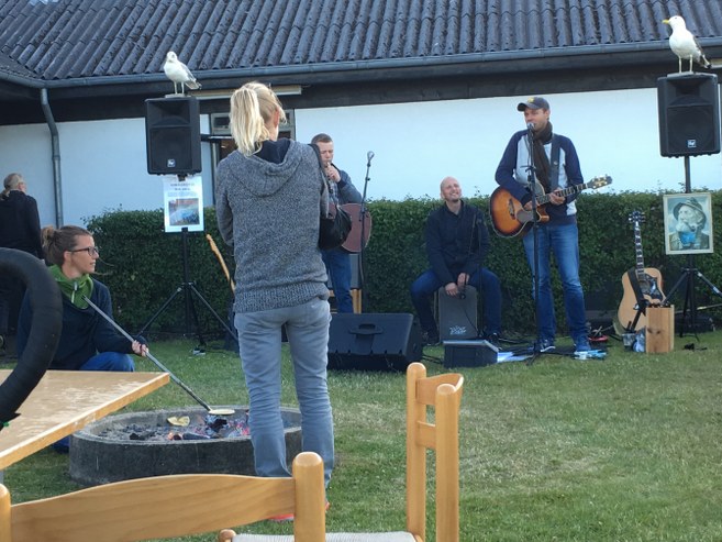 Kejser_Larsen_Band_Tannisby_Camping_FlaskePosten_3