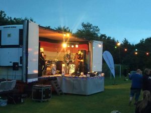 More_Gardenparty_FlaskePosten_1