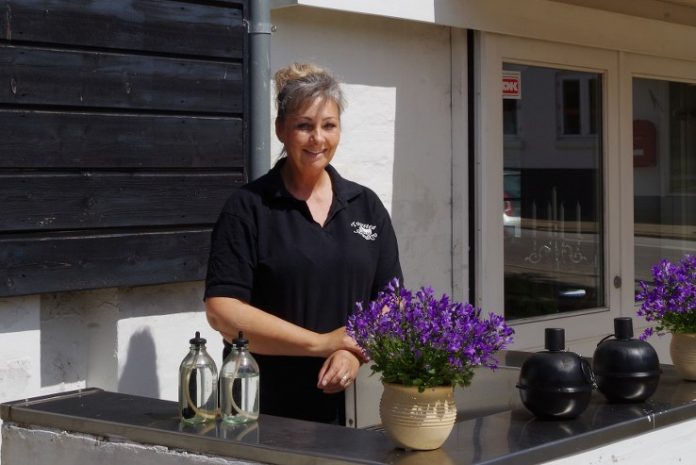 Tvertsed_Strandkro_Lene_Menukort_FlaskePosten_1_738x493