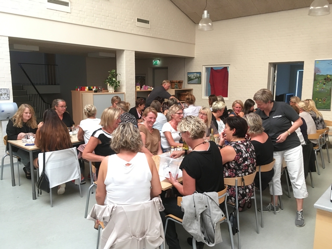 Gin_Tornby_Vinklub_Kvinder_FlaskePosten_1