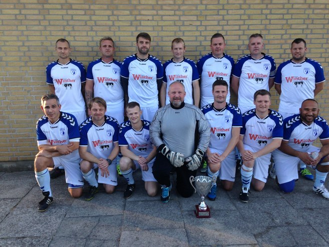 HB_Old_Boys_FlaskePosten_1._657x493