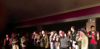 Brunch, marked og forestillingen Luksus afsluttede horneHjælp