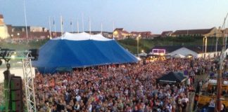 Forsamlingsforbuddet bliver ikke ophævet