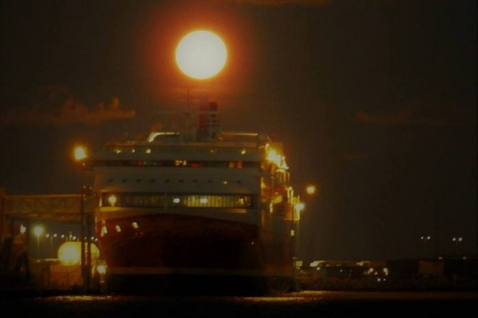 Fuldmåne_Fjord_Line_FlaskePosten_1_739x493