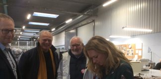 Politikere fra SF besøgte fredag Danish Salmon A/S i Hirtshals
