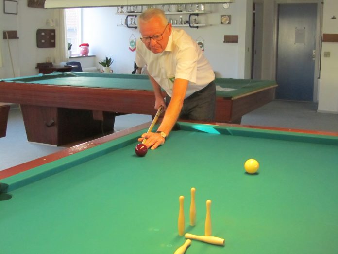 Torkil_Molsen_Billard_FlaskePosten_1