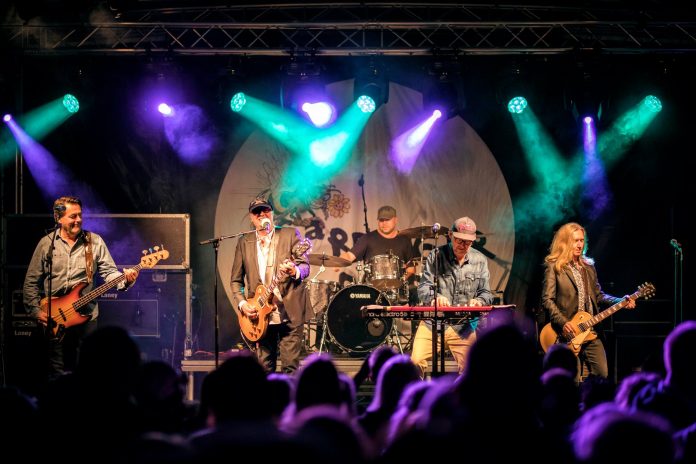 Hardinger_Band_FlaskePosten_1