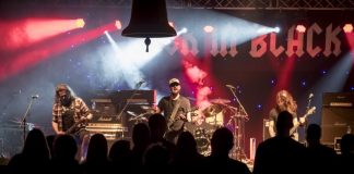 Back in Black til julebrag af en koncert hos Restaurant Tannishus