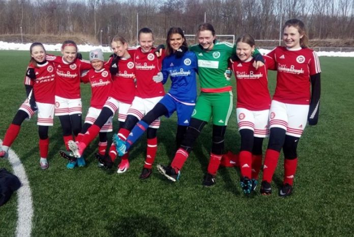 U13_Piger_BTI_FlaskePosten_2