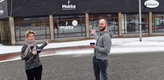 Om lidt er kaffen klar hos Lone og Jakob i Hirtshals