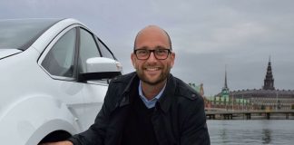 Kulturminister i samråd om trafikkaos