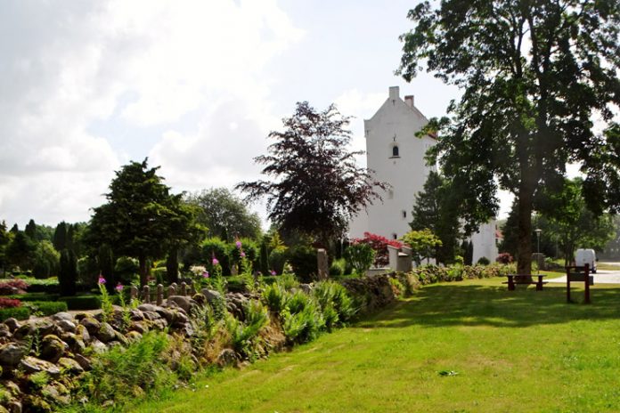Vrejlev Kirke4_flaskeposten_740x493