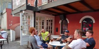 Zwei Grosse er hygge og fest