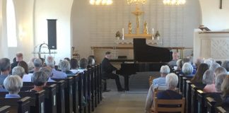 Klavermusikkens historie spillet af organist Arne Jørgen Fæø