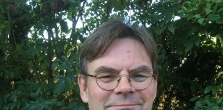 Lokale Jacob Hyttel signerer hos Bog & idé i Hirtshals