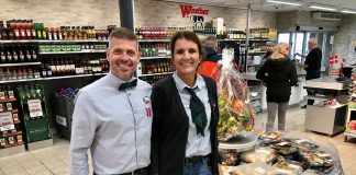 Store smil med Pia og René hos Slagter Winther i Hirtshals