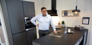 Bjarke tager hul på mørke farver i Kvik Hjørring